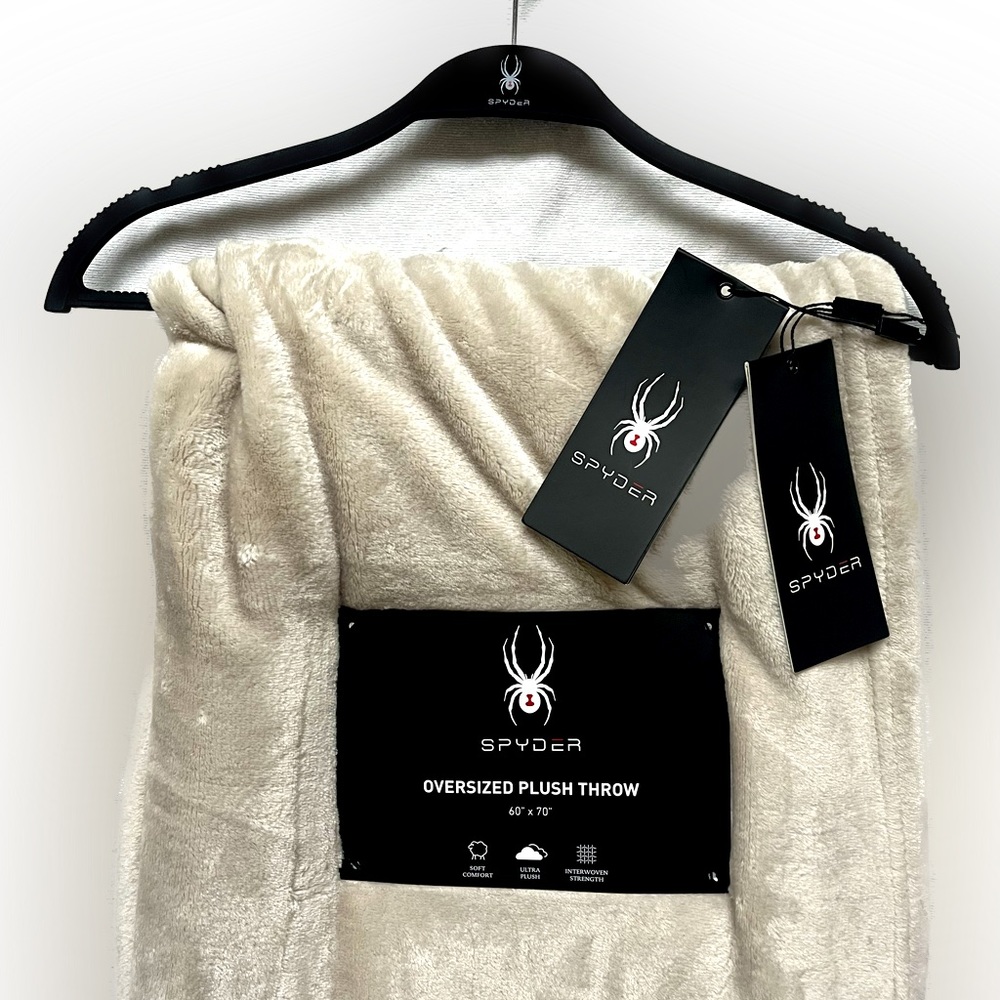 NWT SPYDER Oversized Plush Throw